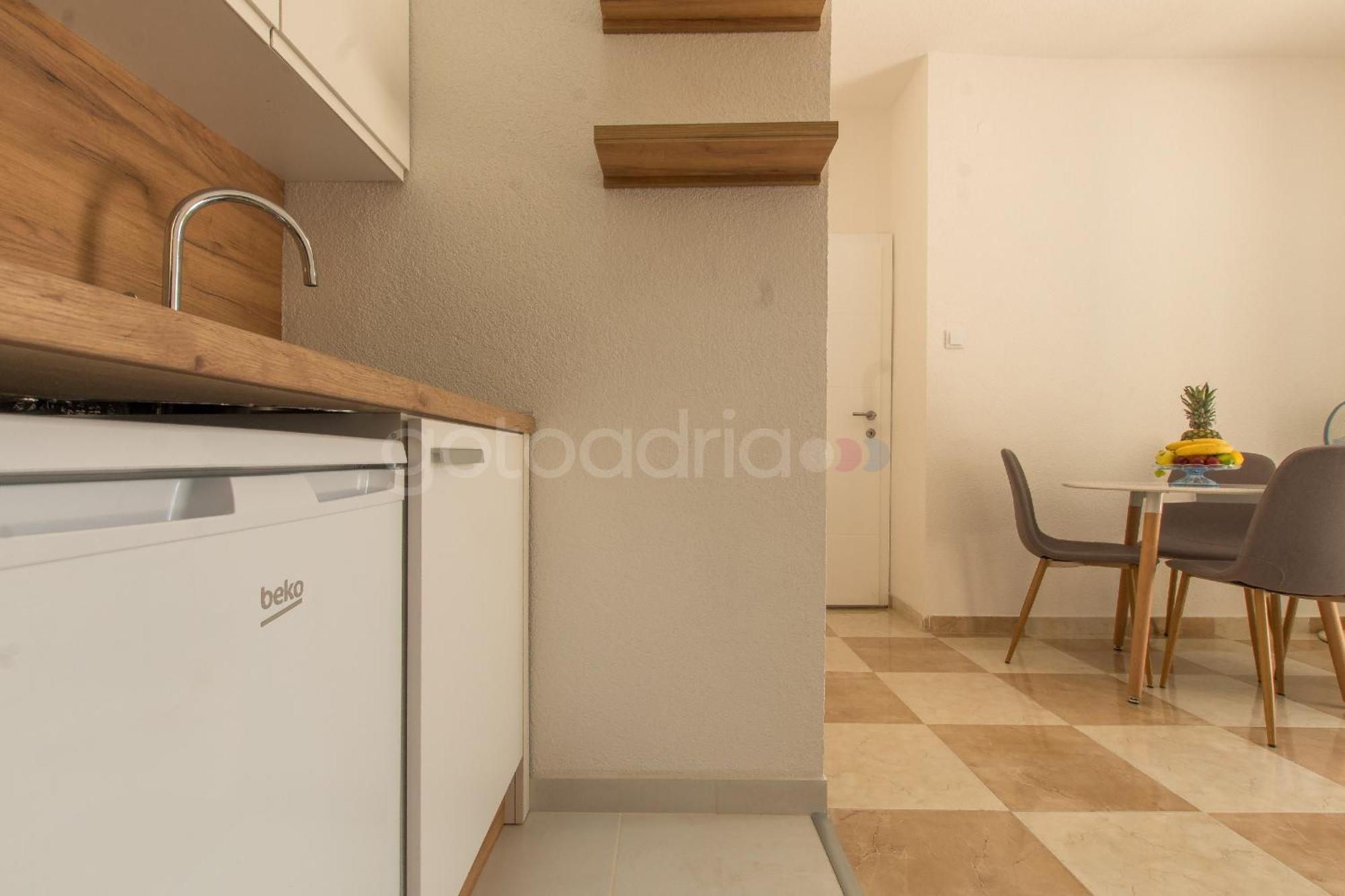 Near The Beach Apartments Jagodia Брела Екстер'єр фото